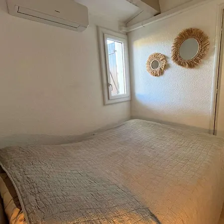 Сasa de vacaciones Mitoyenne T2 Climatisée Avec Piscine Et Parking, Vue Pinède - Fr-1-607-237